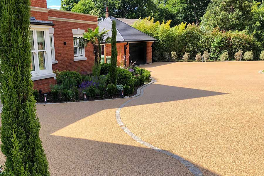 Large attractive resin bound gravel driveway